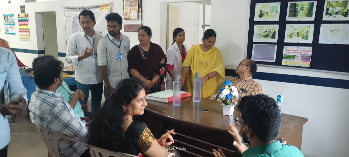 L. Bhaskar Naik, DMHO and team